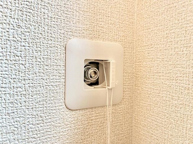 【その他設備(ガスコンセント)】ガスコンセントがあれば足元からすぐに温まるガスファンヒーターを設置できます！  