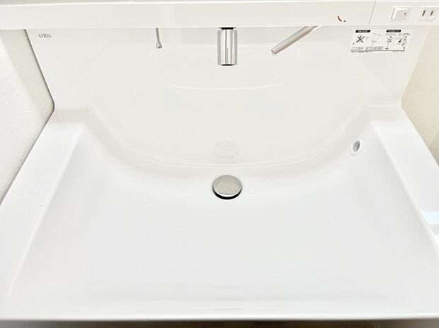 【その他設備(ハンドシャワー水栓)】◆１号棟◆ハンドシャワー付き！使いやすい洗面台。