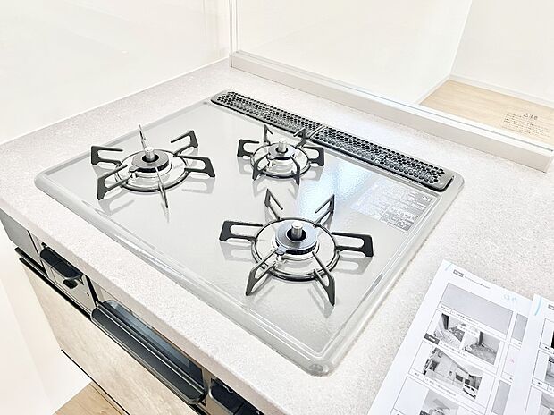 【その他設備(ガスコンロ)】三口ガスコンロでお料理が一気にはかどりそう