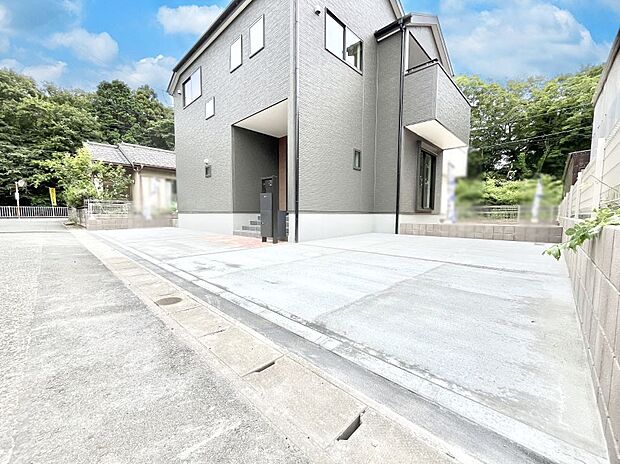 【駐車場】生活に欠かせない駐車スペース。