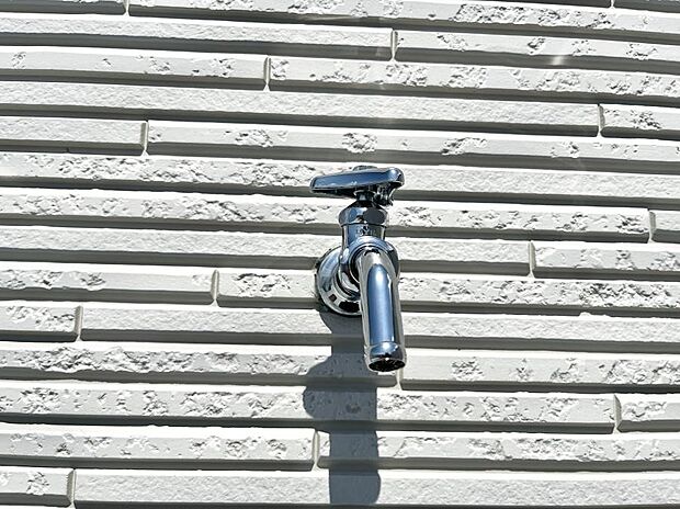 【その他設備(バルコニー水栓)】バルコニー水栓があればお掃除も楽々です。