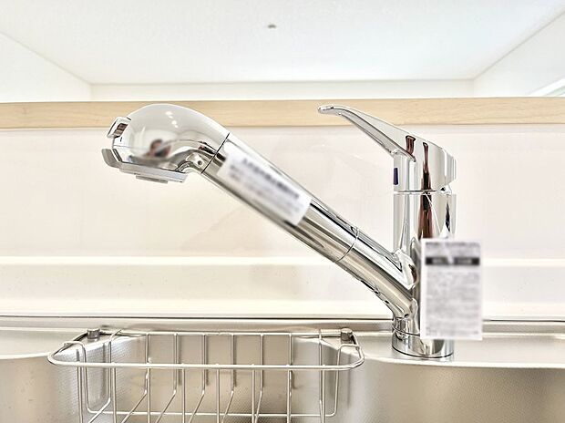 【その他設備(浄水器)】◆2号棟◆いつでも清潔なおいしいお水を。一つの水栓で水道水と浄水を使い分け。