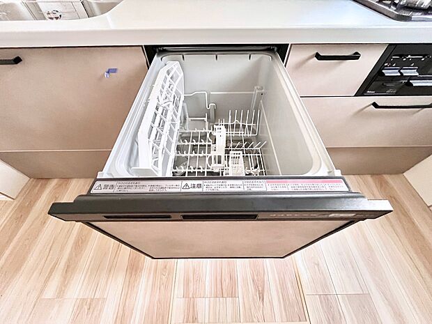 【その他設備(食洗機)】面倒なお片づけは食洗機にお任せ!家事の負担が減って、時間にも気持ちにもゆとりができます。