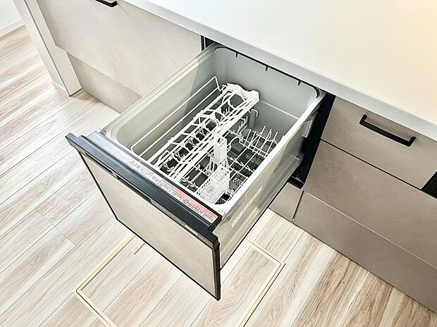 【その他設備(食洗機)】◆1号棟◆面倒なお片づけは食洗機にお任せ!家事の負担が減って、時間にも気持ちにもゆとりができます。
