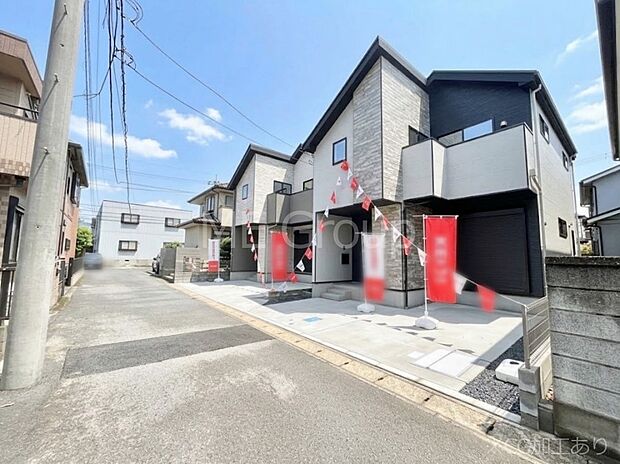 【前面道路含む現地写真】～Exterior～　南西 4m 私道　季節の変化を感じながら子育てができる、自然に囲まれた住宅地です☆ のびのびと過ごせる環境が、ご家族の暮らしをより豊かにしてくれます。