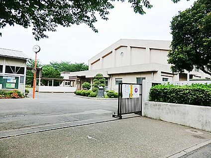 千葉市立貝塚中学校 230m
