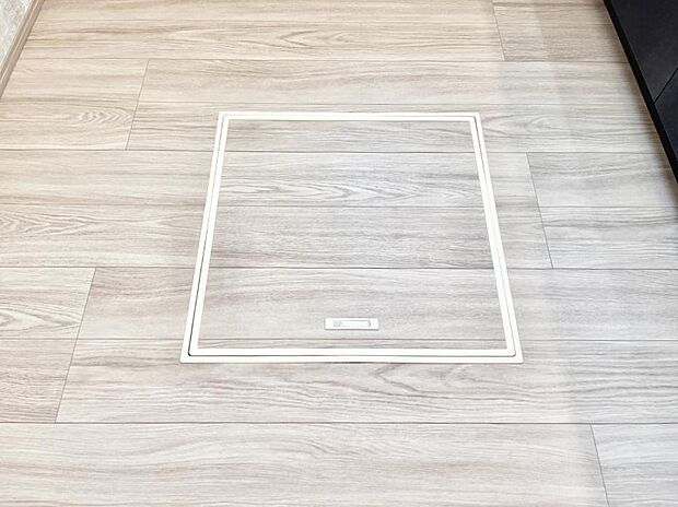 【その他設備(床下収納)】床下収納付き!日用品・非常用品の収納にも大活躍。
