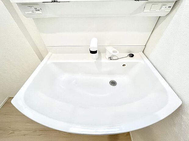 【その他設備(ハンドシャワー水栓)】ハンドシャワー付き!使いやすい洗面台。