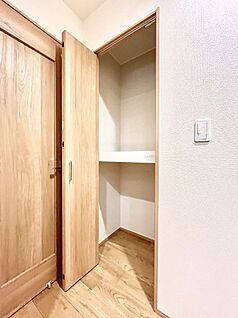 その他設備(玄関ホール収納)