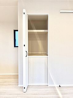 その他設備(リビング収納)