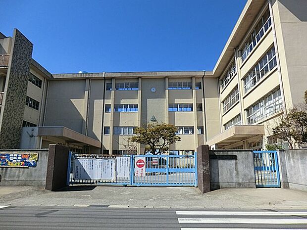 松戸市立古ケ崎小学校(約450m)