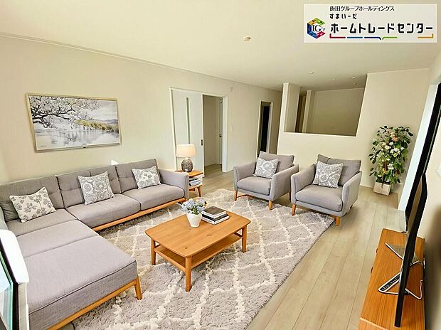 ☆賃貸の更新時期が迫っている人。更新料を払うか、新しく賃貸を探して、敷金・礼金を払うか、悩ましいところ。いっそ購入してしまうのも手。家賃と同等程度のお支払いで、自分の住まいを手に入（家具はCGです）