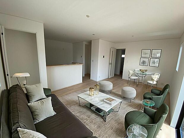 ☆『毎日早く家に帰りたくなる。』そんなマイホームにお住まいになりませんか?大切な家族が、安心して・快適に毎日過ごすことが出来る…。ささやかだけど一番大切なこと♪この邸で叶えられます!!(家具はCGです