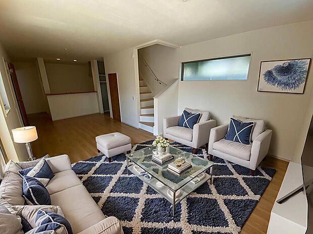 ☆物件の陽当りや通風・仕様設備やお部屋の大きさの比較、近隣・周辺環境や街並みなど、資料には掲載していない情報が現地にはたくさんあります。ぜひ、建物だけでなく周辺環境もご確認ください！（家具はCGです）