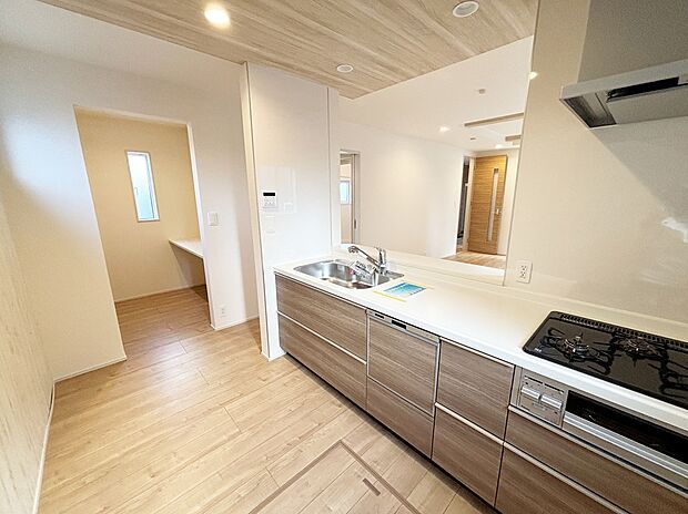 ☆『毎日早く家に帰りたくなる。』そんなマイホームにお住まいになりませんか？大切な家族が、安心して・快適に毎日過ごすことが出来る…。ささやかだけど一番大切なこと♪この邸で叶えられます！！