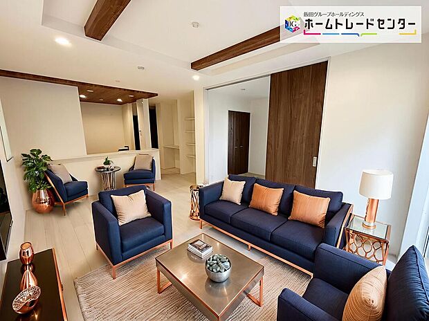 ☆Living　Room☆
リビングが広い家はきっと、家族が集まり団欒が生まれる家となります。家族の笑顔が想像できる家をぜひ一度ご覧下さい。（家具はCGです）
