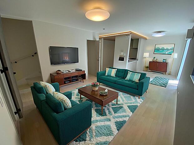 閑静な住宅街♪南向きで陽当りも良好です。交通量が少ない住宅街なので雨の日でも車の走行音も気になりません。(家具はCGです)