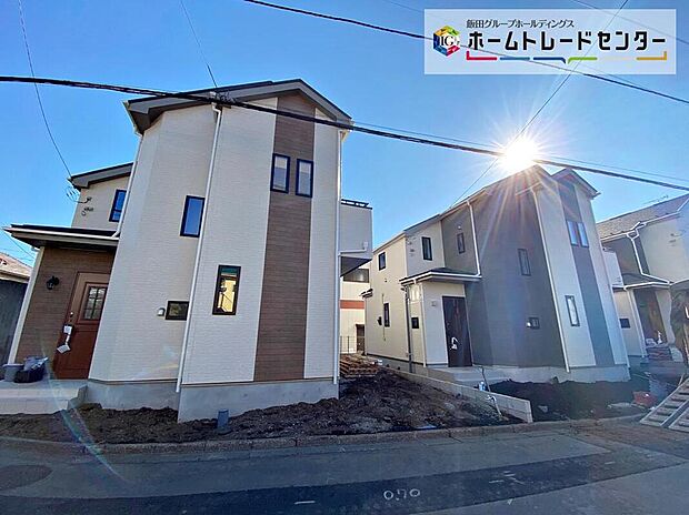 JR青梅線「東中神」駅まで徒歩11分の好立地！全3棟のご紹介です☆
全棟ロフト付きで収納力も◎！
日当たりも良く、3面採光の明るいLDK・全居室2面採光の間取りです♪♪