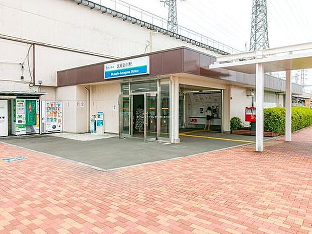 西武拝島線「武蔵砂川」駅まで徒歩14分♪国営昭和記念公園まで自転車6分♪緑豊かで、落ち着いた住環境で心安らぐ低層住宅地。周辺に高い建物が無く、空が広く大きく感じられます。