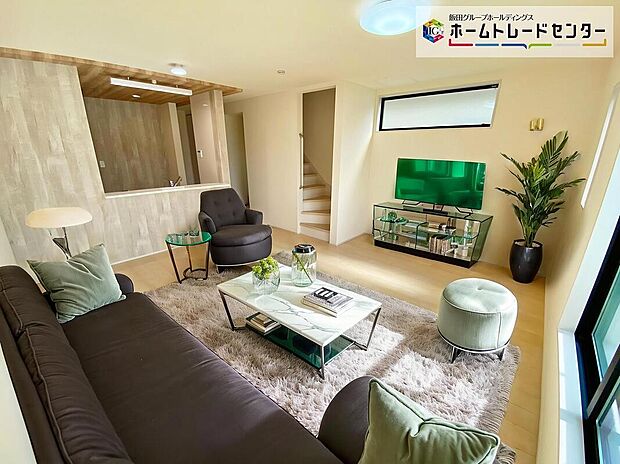 2号棟はビルトインガレージの仕様となっております♪
お車のお手入れもしやすそうですね♪
雨の日も、濡れずに玄関へ入れる便利な間取りです◎