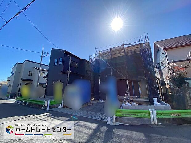 カースペースを広く確保したので、愛車のお手入れもしやすくなっております。
現地をご覧いただきながら、住まいの夢をお聞かせください。