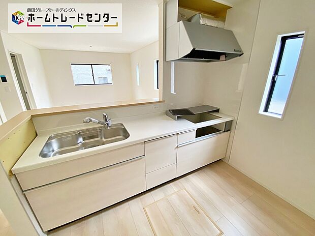 駐車スペースは2台分ご用意☆
駅まで徒歩12分！駅チカなので、毎日余裕をもって通勤・通学出来る立地です♪