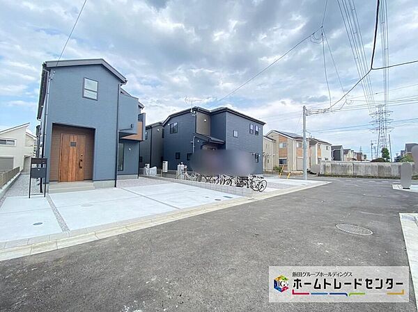 ☆青梅今寺のご案内を開始致しました！洗練されたデザインのお洒落なお住まいです。カースペースも2台分ございます！人感センサー付きライトや、浴室乾燥機等、設備も充実♪暮らしやすさを考えた間取りです♪