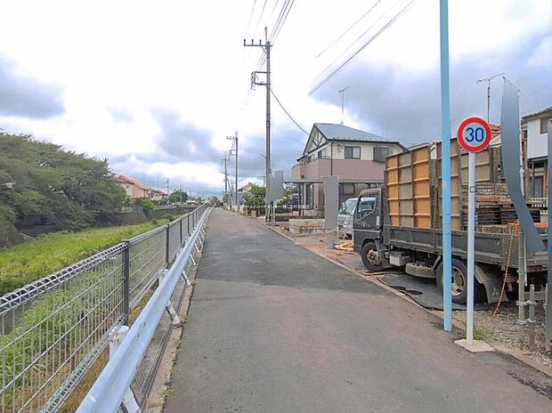 ☆一戸建ての大きなメリットは、「自分の土地」を自由に使えること。好きなペットが飼えるほか、ガーデニングやＤＩＹ、車やバイクの手入れなど様々な趣味を楽しめます♪
