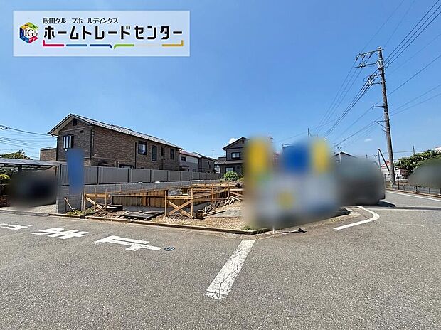 上質感漂う玄関と廊下。居住者の帰り、訪れる方を優しく迎える・安らぎに満ちた生活空間を予感させる。健やかな暮らしを楽しめそう。