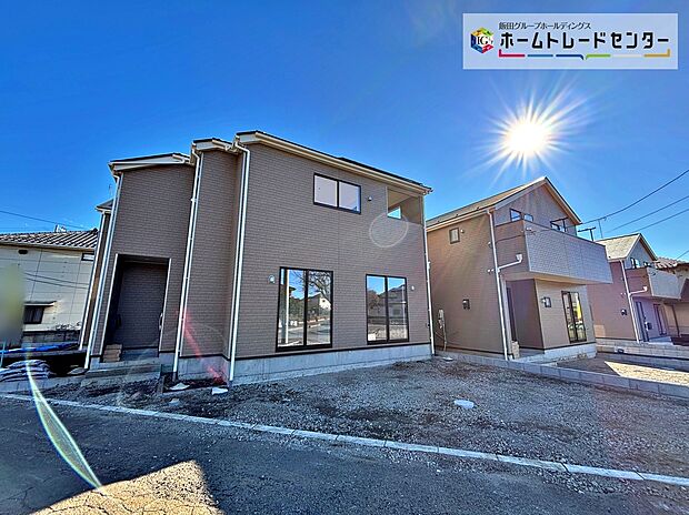 【前面道路含む現地写真】☆物件の陽当りや通風・仕様設備やお部屋の大きさの比較、近隣・周辺環境や街並みなど、資料には掲載していない情報が現地にはたくさんあります。ぜひ、建物だけでなく周辺環境もご確認ください！