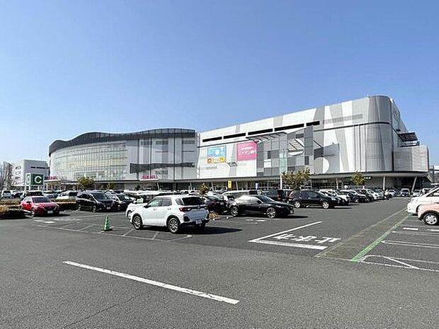 イオンスタイル日の出（約1,700m）