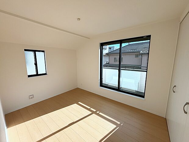 【☆Room☆ 】☆Room☆
一人にひと部屋？収納？書斎？趣味部屋？あるいは客室？部屋数の多い間取りは、家族構成やライフステージの変化にも柔軟な対応を可能にし、家族の選択肢を広げます。