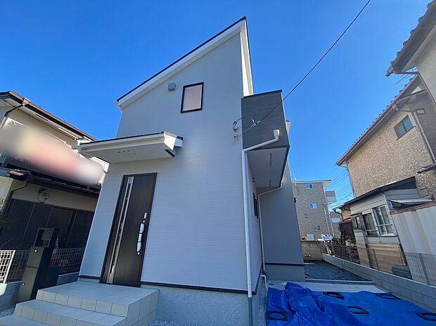 【現地外観写真】☆物件の陽当りや通風・仕様設備やお部屋の大きさの比較、近隣・周辺環境や街並みなど、資料には掲載していない情報が現地にはたくさんあります。ぜひ、建物だけでなく周辺環境もご確認ください！