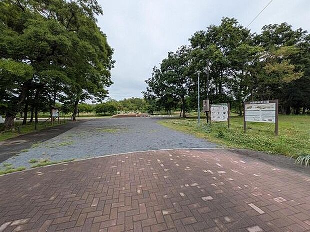 小田野中央公園（約1,500m）
