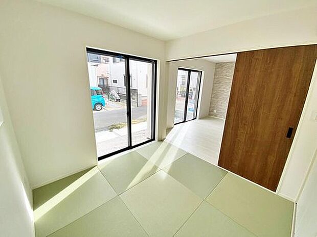 【☆Room☆】大きな窓からたっぷりと陽光が注がれる明るい空間。家族の成長に対応できる永住仕様の間取り。一日の疲れを癒やしてくれる、時を忘れて過ごせる空間。

