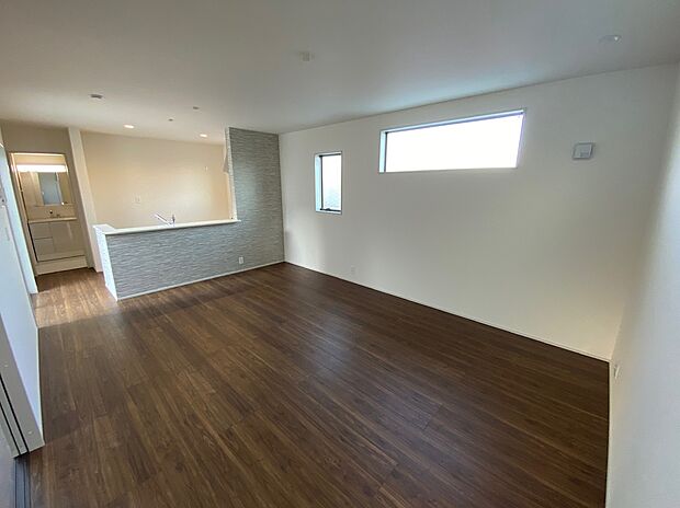 【☆Living　Room☆ 】☆Living　Room☆
インティメイトなくつろぎを味わえるリビングルームはひそやかな憩いの場となることで、新しいゆとりをもたらし、今までにないライフスタイルをもたらします。