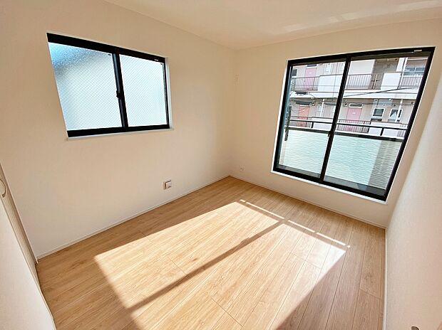 【☆Room☆ 】☆Room☆
一人にひと部屋？収納？書斎？趣味部屋？あるいは客室？部屋数の多い間取りは、家族構成やライフステージの変化にも柔軟な対応を可能にし、家族の選択肢を広げます。