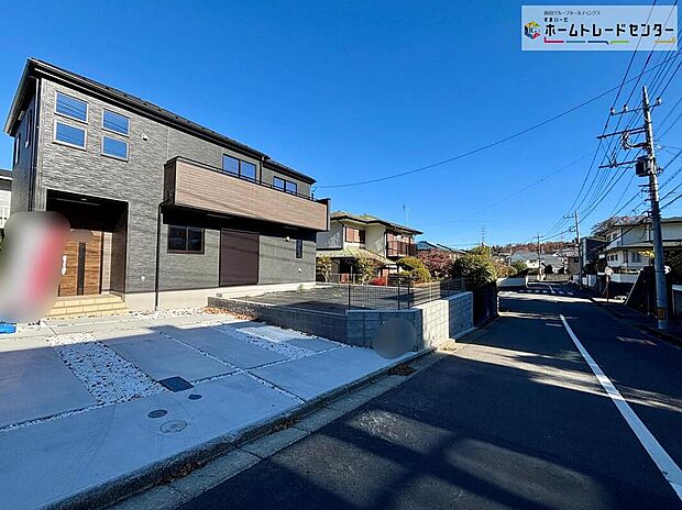 【前面道路含む現地写真】☆物件の陽当りや通風・仕様設備やお部屋の大きさの比較、近隣・周辺環境や街並みなど、資料には掲載していない情報が現地にはたくさんあります。ぜひ、建物だけでなく周辺環境もご確認ください！