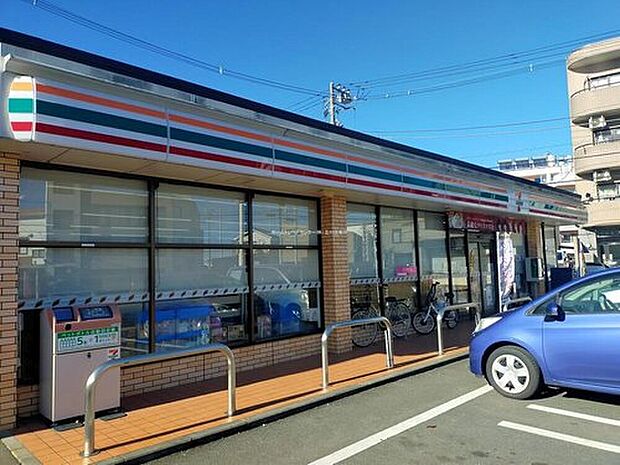 セブンイレブン八王子散田1丁目店（約850m）