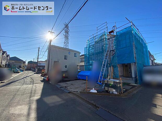 【現地外観写真】一戸建ての大きなメリットは、「自分の土地」を自由に使えること。好きなペットが飼えるほか、ガーデニングやＤＩＹ、車やバイクの手入れなど様々な趣味を楽しめます♪