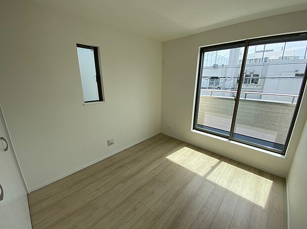 【☆Room☆ 】☆Room☆
一人にひと部屋？収納？書斎？趣味部屋？あるいは客室？部屋数の多い間取りは、家族構成やライフステージの変化にも柔軟な対応を可能にし、家族の選択肢を広げます。