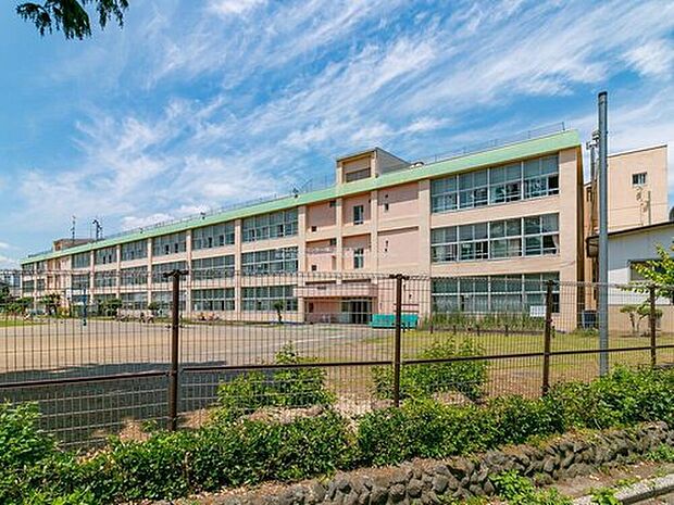 昭島市立拝島第二小学校(約750m)