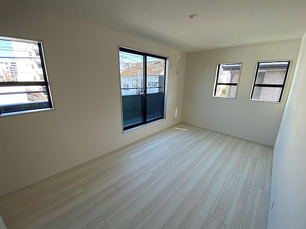 【☆Room☆ 】☆Room☆
一人にひと部屋？収納？書斎？趣味部屋？あるいは客室？部屋数の多い間取りは、家族構成やライフステージの変化にも柔軟な対応を可能にし、家族の選択肢を広げます。