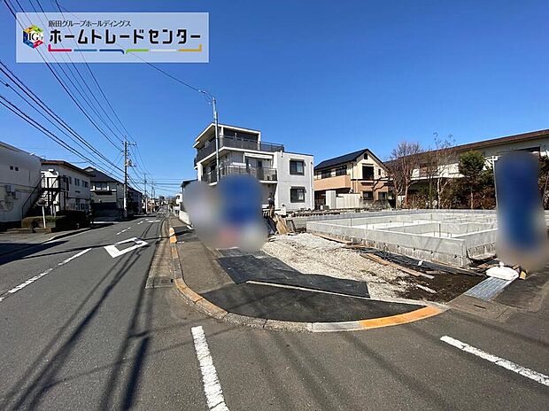 【前面道路含む現地写真】小学校まで徒歩4分♪お子様も無理なく学校へ通える立地です。周囲の交通状況を確認するために、実際に通学路を歩いてみるのもよいですね♪