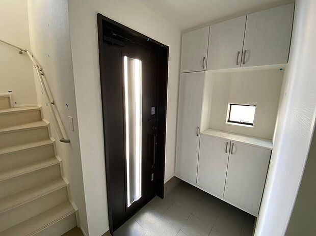 【☆Entrance☆】☆新築一戸建て　家族の笑い声が自然と生まれます！この街で・この家で暮らしたいと思わせる理由を是非現地でお確かめ下さい♪