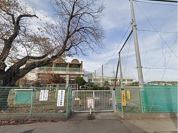 あきる野市立秋多中学校（約1,700m）