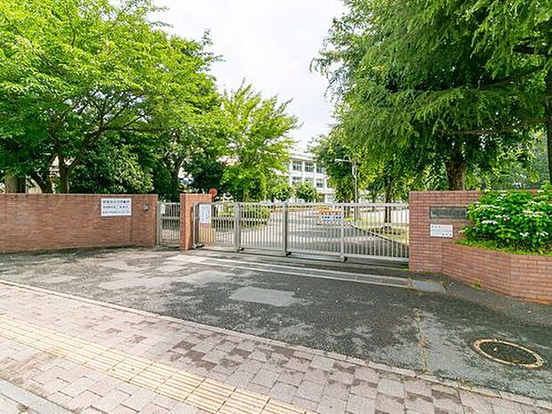 福生市立福生第一中学校(約1,200m)