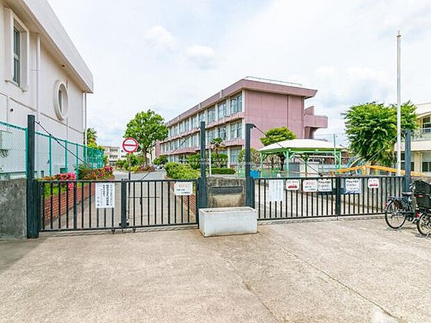 日野市立第八小学校(約1,300m)