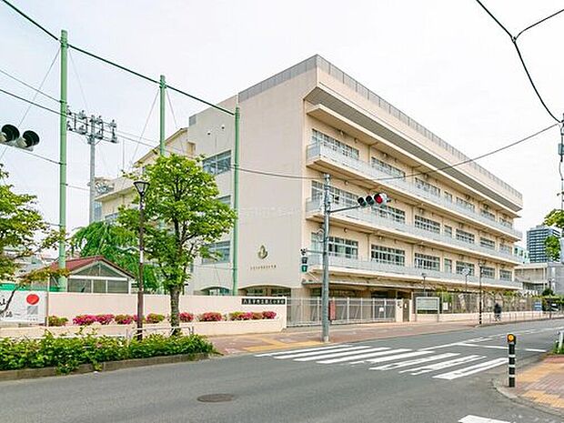 八王子市立第三小学校(約280m)