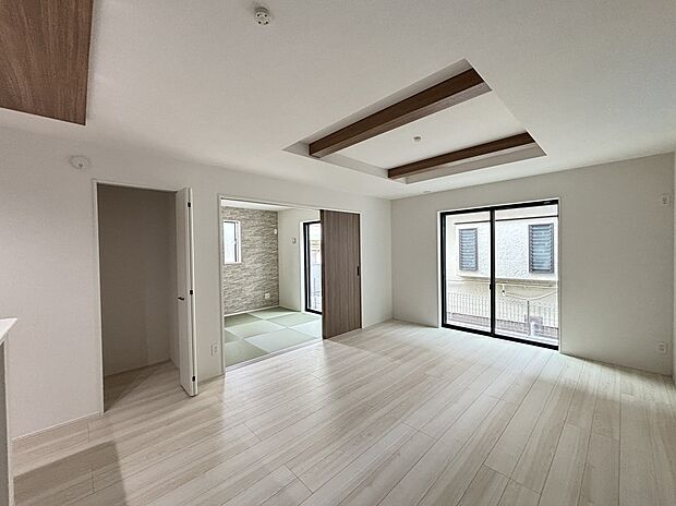 【☆Living　Room☆ 】☆Living　Room☆
お子さまは、ご飯の支度を頑張っているご家族の姿が見えると安心。手伝いたいという気持ちになるなど、お手伝いの習慣も育ちやすいですよ♪（家具はCGです）